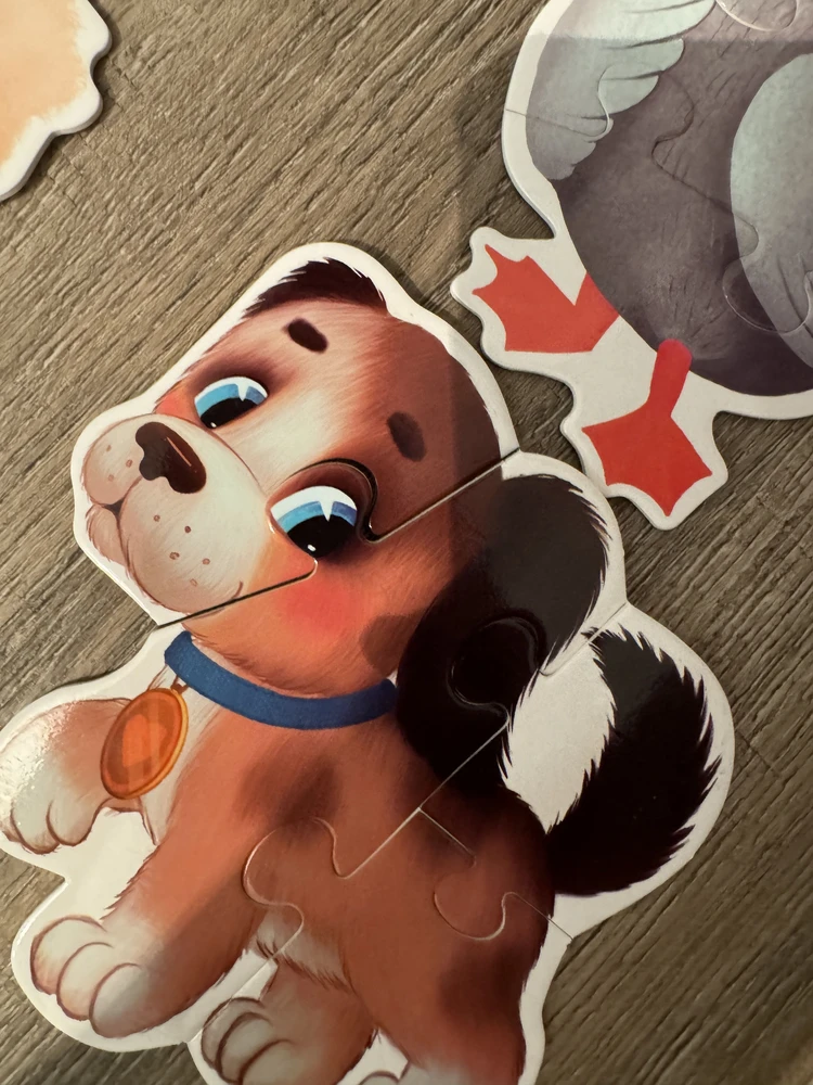 Частенько заказываю пазлы , но такое в первый раз.Детали выпуклые , ни плоские , конструкция ломается при собирании, приходится все время прижимать рукой, чтобы ничего не развалилось. Все хлипкое и не плотное.