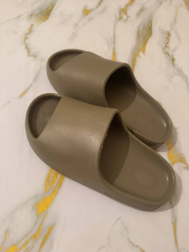 Тапки понравились, теперь эти мои самые удобные , цвет не маркий все отлично👍