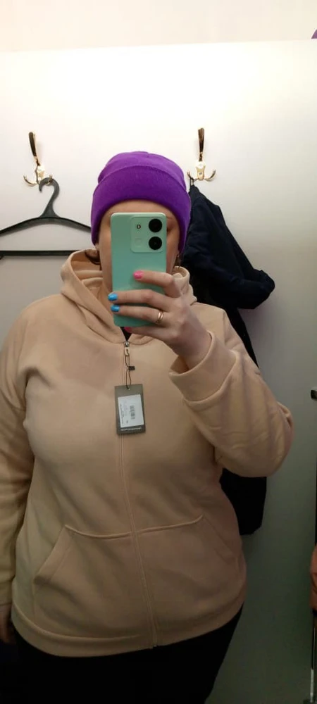 На 54-56 взяла 58 по размеру хорошо мой рост 173 рукав хорошо. Ткань тоньше чем на фото продавца и из-за этого цвет блёклый, отказалась.