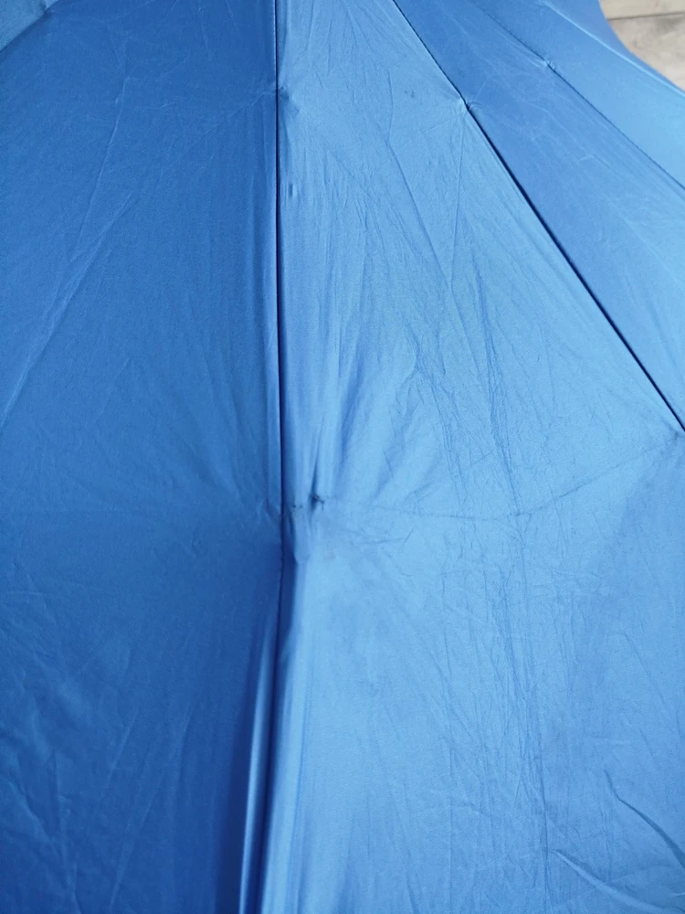 Под дождем с ним прошла от силы раз 6 и вот что обнаружила. 2 звезды поставила за дизайн и цвет.. всё!!(((