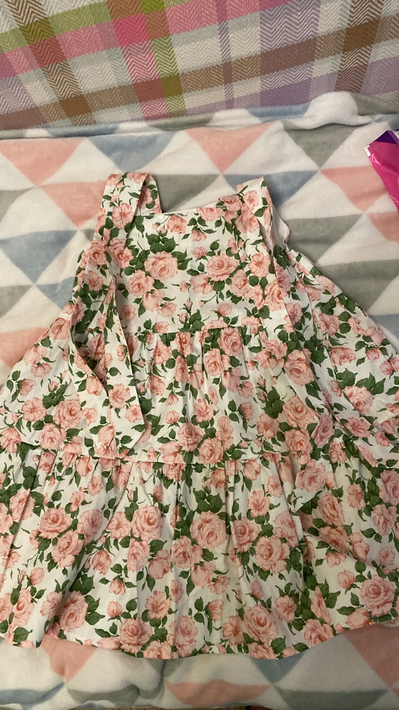 Как же радует такая качественная одежда наших производителей! Сарафанчик очень милый! Качество отменное! Надеюсь внучке понравится! Желаю вам процветания! Побольше шить качественных таких товаров! Большое спасибо!👍👍👍