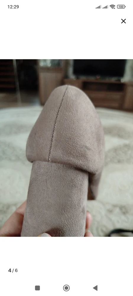 Носила туфли как сменную обувь в офисе, после нескольких раз, просели пятки на обоих туфлях. Не рекомендую эту фирму и продавца.