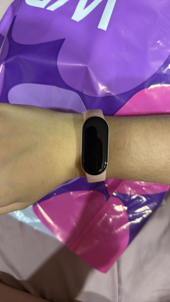 Ну что ж, скупой платит дважды. Решила сэкономить и купила сказу 3 шт. Ждала очень розовый. Итог - он перекошен. Деньги на ветер.