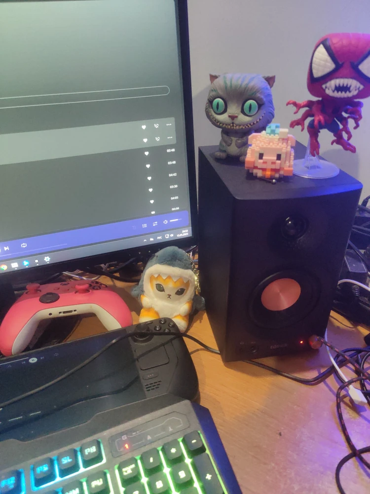 Разобраться в работе блютуза была проблема из-за китайского, но это мелочь, в интернете есть инструкция на английском