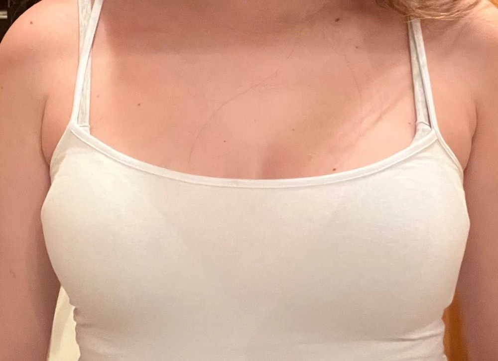 я очень долго искала вещь которая поможет мне сделать декольте и я ее нашла😍🔥