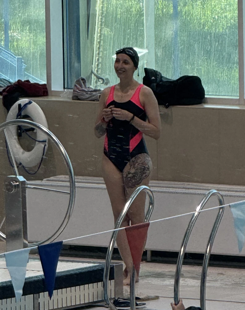 Хороший купальник, с чашечка, брала на соревнования, кстати заняла 3 место 😅
На рост 177, параметры 94*73*204, хорошо подошёл 46 размер